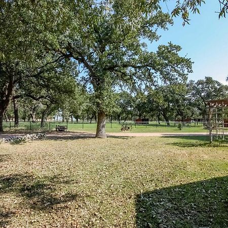 Ark Bunkhouse Fredericksburg Hideaway With Hot Tub Vila Exterior foto