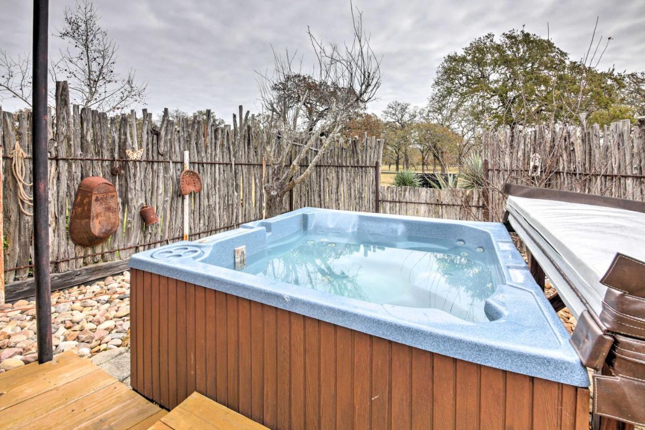 Ark Bunkhouse Fredericksburg Hideaway With Hot Tub Vila Exterior foto